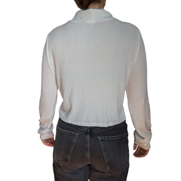 Garage White Turtleneck Ribbed Short Sweater Women Size Medium - Picture 3 of 9